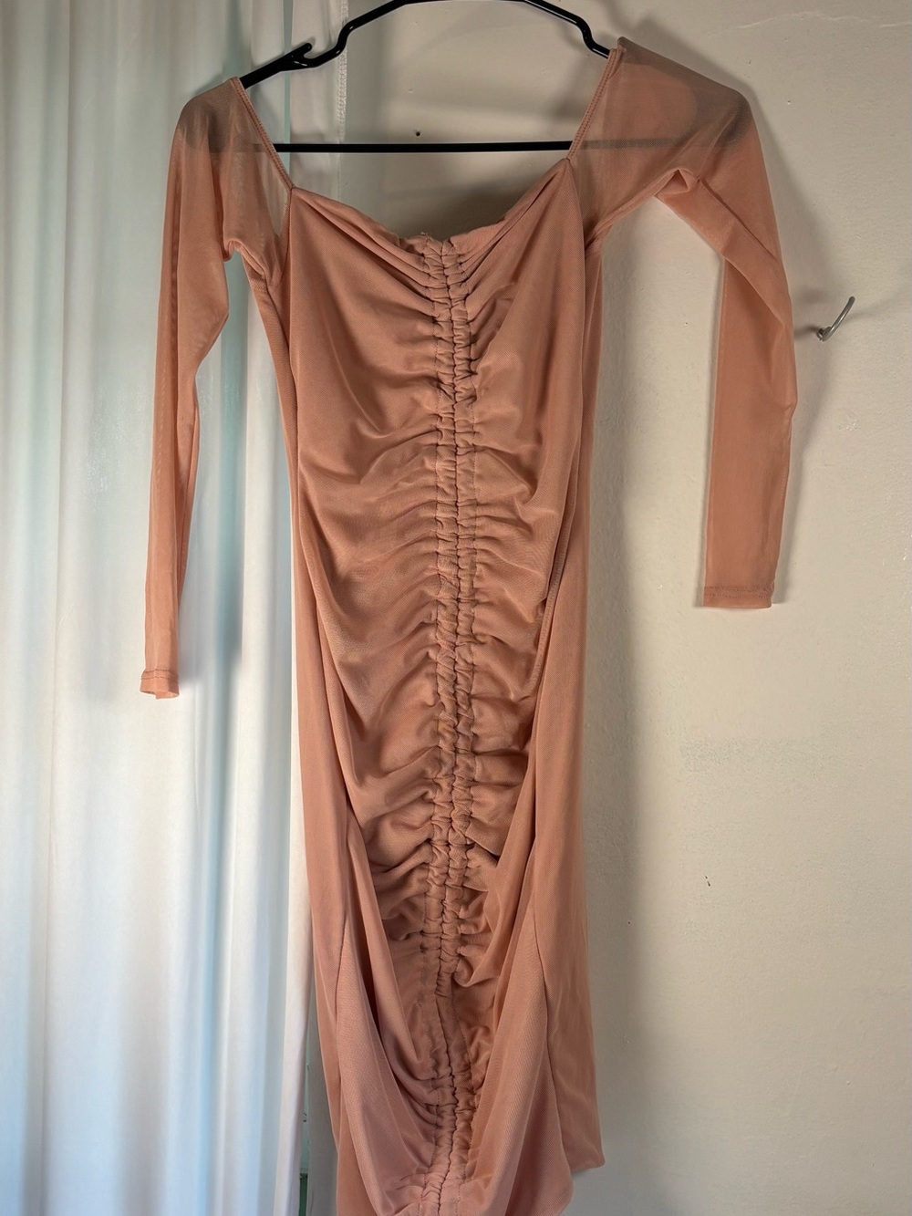 PrettyLittleThing Dusty Pink Ruched Long Sleeve Midi Dress